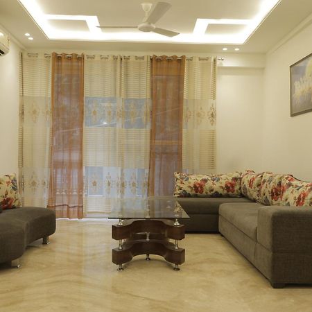 Under My Roof Superio Bed & Breakfast New Delhi Exterior photo