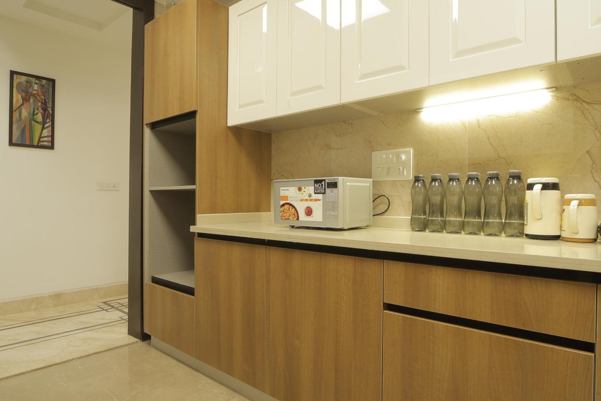 Under My Roof Superio Bed & Breakfast New Delhi Exterior photo