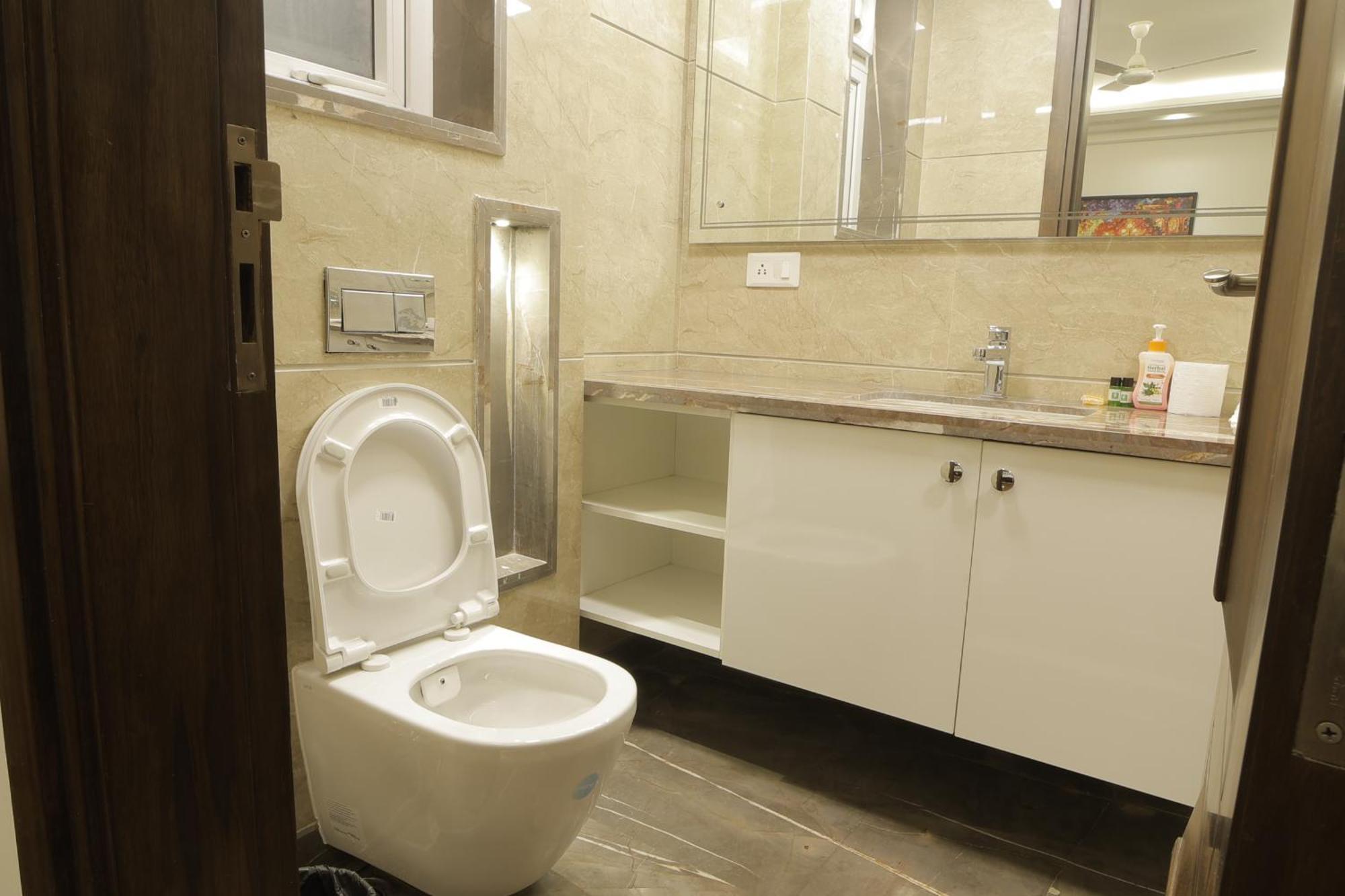 Under My Roof Superio Bed & Breakfast New Delhi Exterior photo
