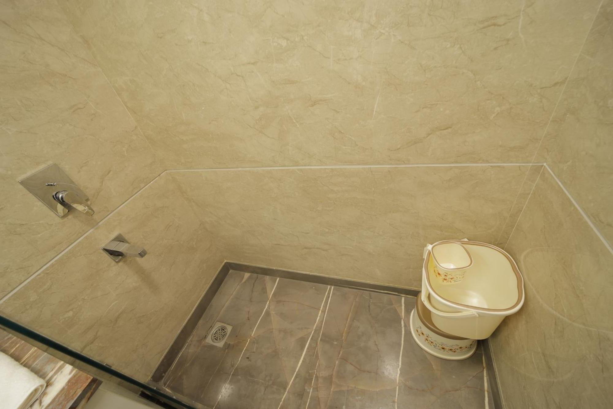 Under My Roof Superio Bed & Breakfast New Delhi Exterior photo