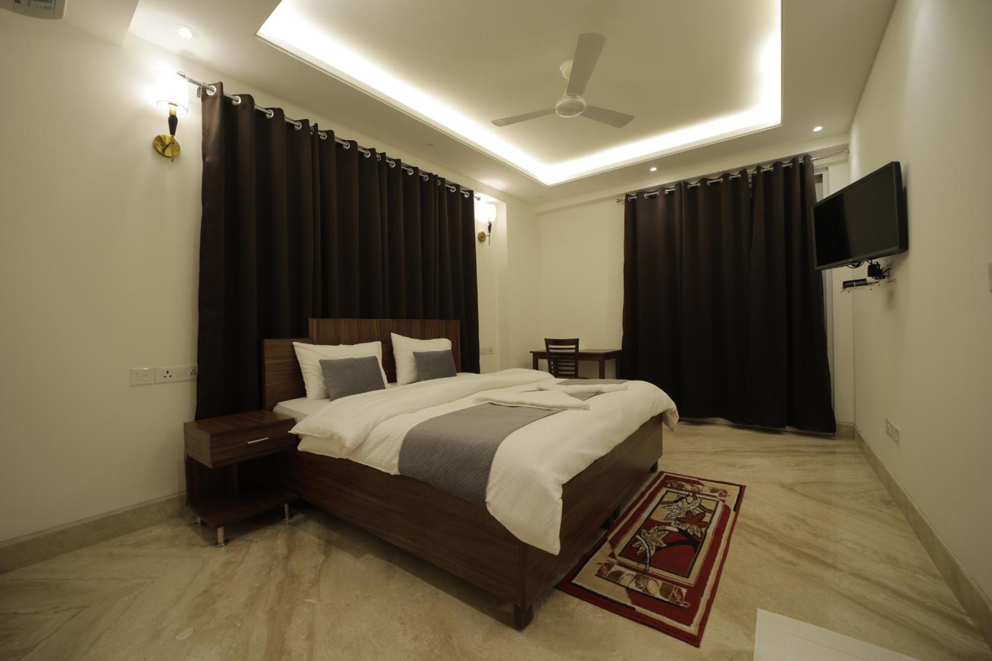 Under My Roof Superio Bed & Breakfast New Delhi Exterior photo