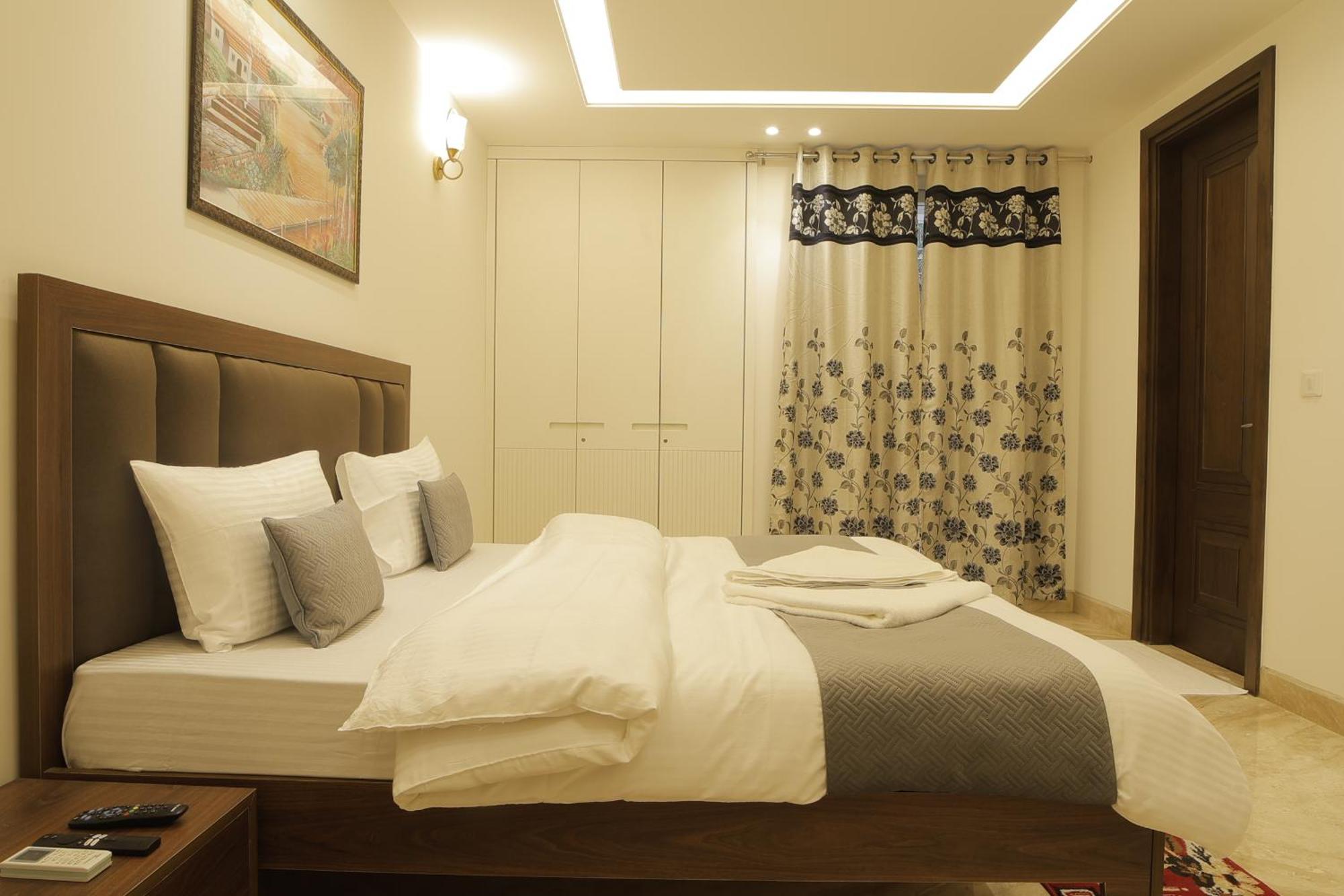 Under My Roof Superio Bed & Breakfast New Delhi Exterior photo